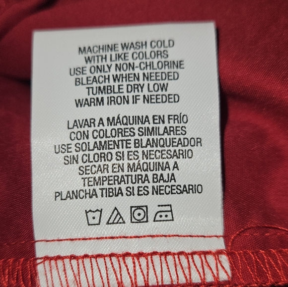 Basic Editions Red Button up Blouse - Picture 5 of 6